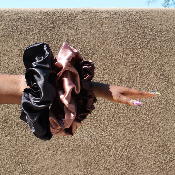 Oversized Natural multi color satin scrunchy set main image 4